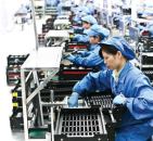 Assembly line: While many viable

products are currently manufactured in China’s factories,

North American hot tub professionals worry about the quality of

portable spas made there.