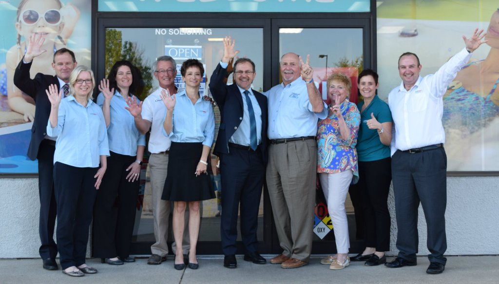 Pictured l-r: Poolwerx Chief Operations Officer Darrell Doust; account executive Gail Cooke; accounting and administrative manager Crystal Doeing-Frost; Dolphin Director Larry Collier; Poolwerx territory executive Mary Benton; Poolwerx CEO John O’Brien; Dolphin Director Doug Carlson; Dolphin Marketing Manager Rose Carlson; Poolwerx Learning and Development Manager Charmian Overduin; and Operations Manager Blake Overduin.