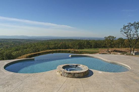 Juliano’s Pools Vernon, Conn., Gold - Specialty Pools - Negative Edge