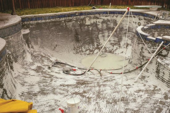 A rougher etch is left by higher-pressure systems.