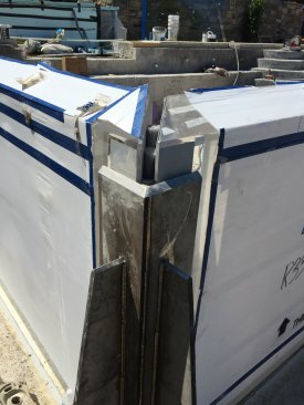 The substantial mullion, made of 3/4-inch stainless steel, holds the panels in place.