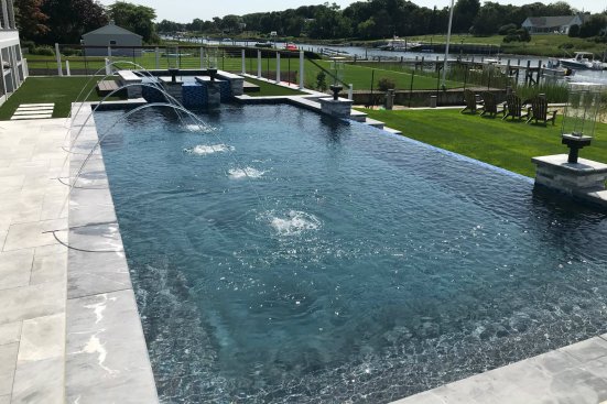 Gold:
Pool/Spa Combination — Concrete
Patrick’s Pool Inc., 
East Quogue, N.Y.