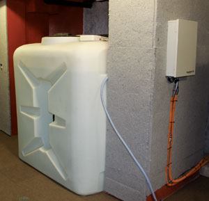 A reverse osmosis purifier processes 1,500 gallons of seawater daily. An ozone system prevents

microbial growth in the fresh water.