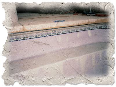 Dangerous combinations:

Changing chemical conditions can create some bizarre colors and

textures on plaster surfaces. In this pool, a combination of copper

and cyanuric acid produced purplish crystals that coated the

pool’s walls and floor.