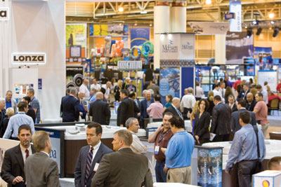 Meet and

greet: Attendees and exhibitors at the 2012 International

Pool | Spa | Patio Expo found the busy show floor a good place for

networking.