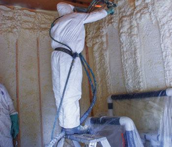 Form-fitting: The

spray-on method is easier to apply around unusually shaped or

curvier shells. Some builders subcontract the work out, because

it’s somewhat messy and toxic.
